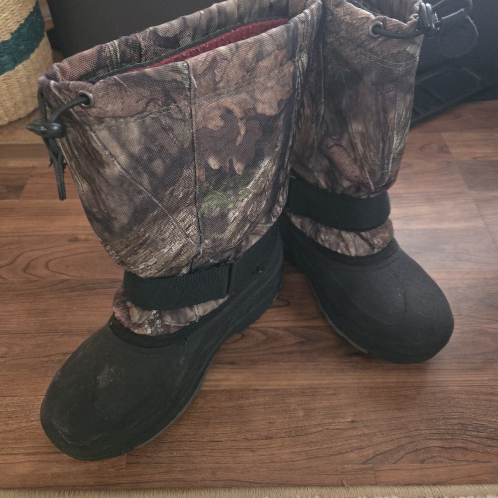 Camouflage Winter Boots with Black Soles